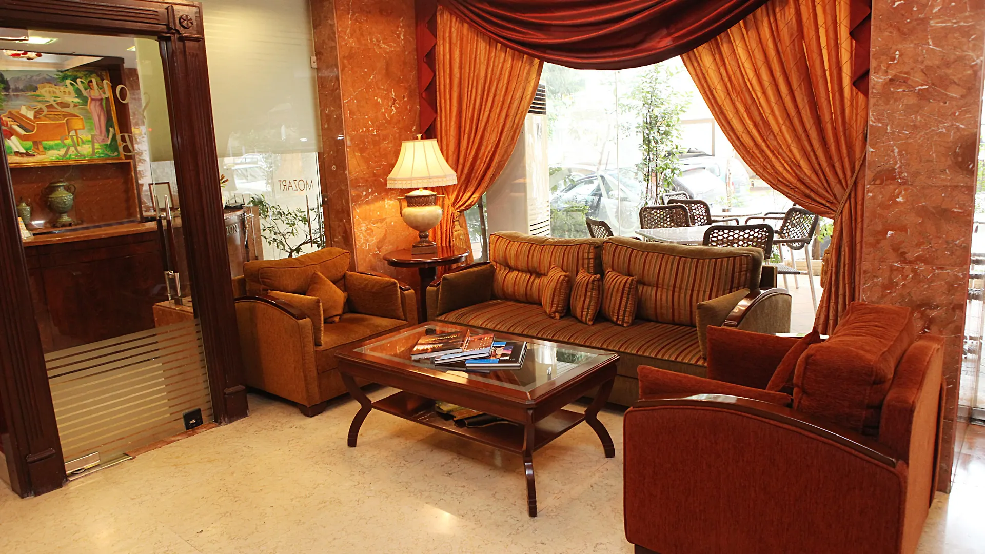 Mozart Hotel Beirut 3*,